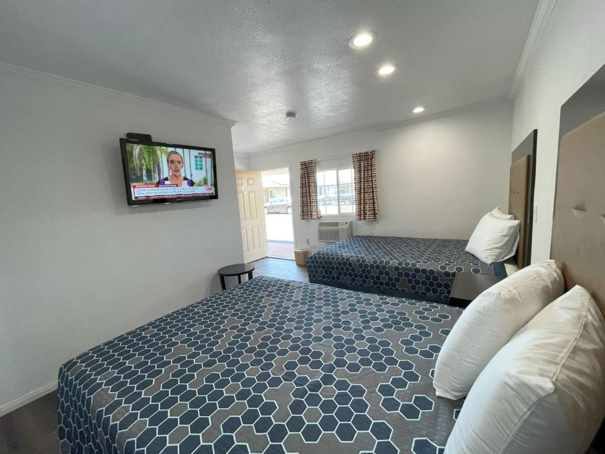 Palm Inn Mojave Bagian luar foto