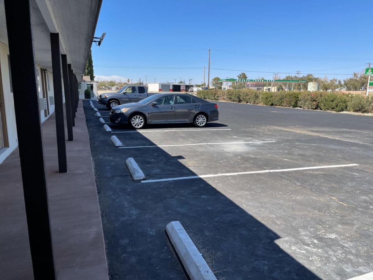 Palm Inn Mojave Bagian luar foto